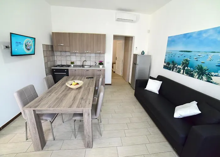 Via Mozart Aparthotel 4*